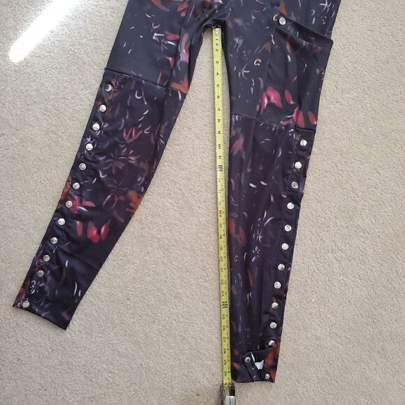 MissLook Multicolor Fancy Leggings Size X-small - Picture 9 of 10